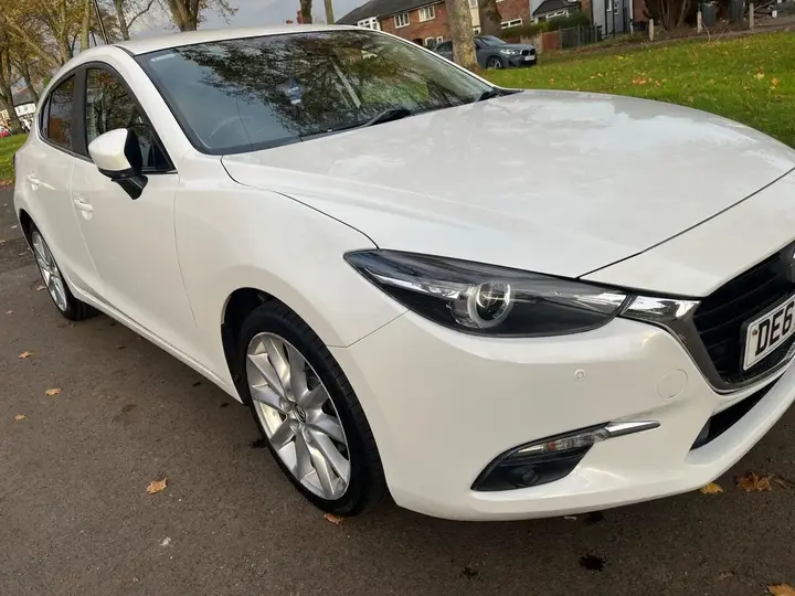 Mazda Mazda3 2017 photo 2
