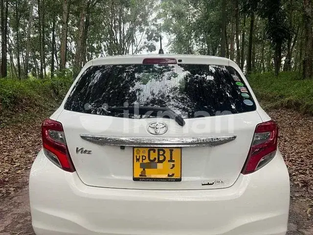Toyota Vitz 2016 photo 4