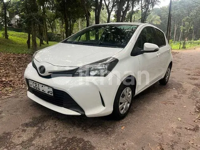 Toyota Vitz 2016 photo 2