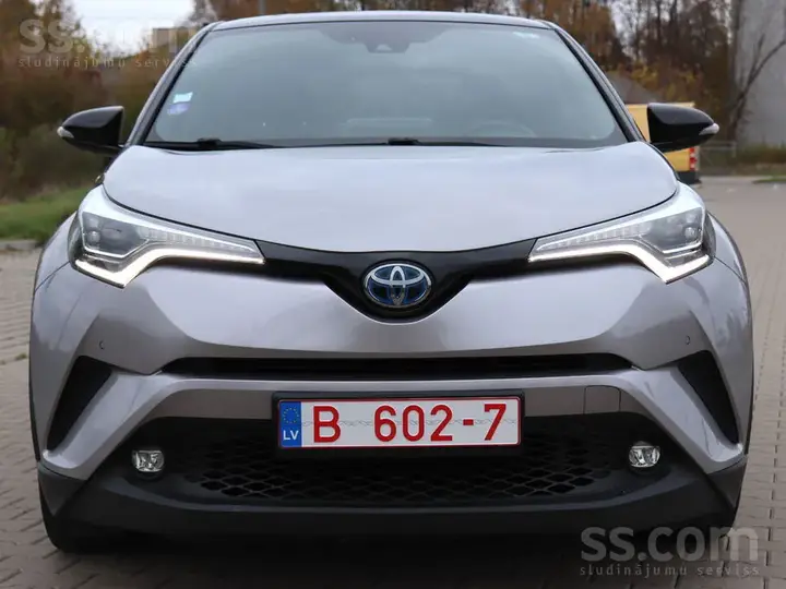 Toyota C-Hr 2019 photo 2