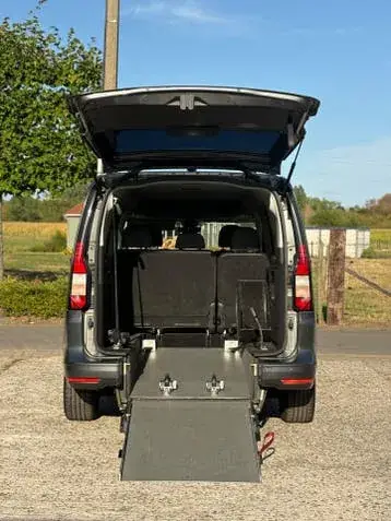 Volkswagen Caddy Maxi 2022 photo 3