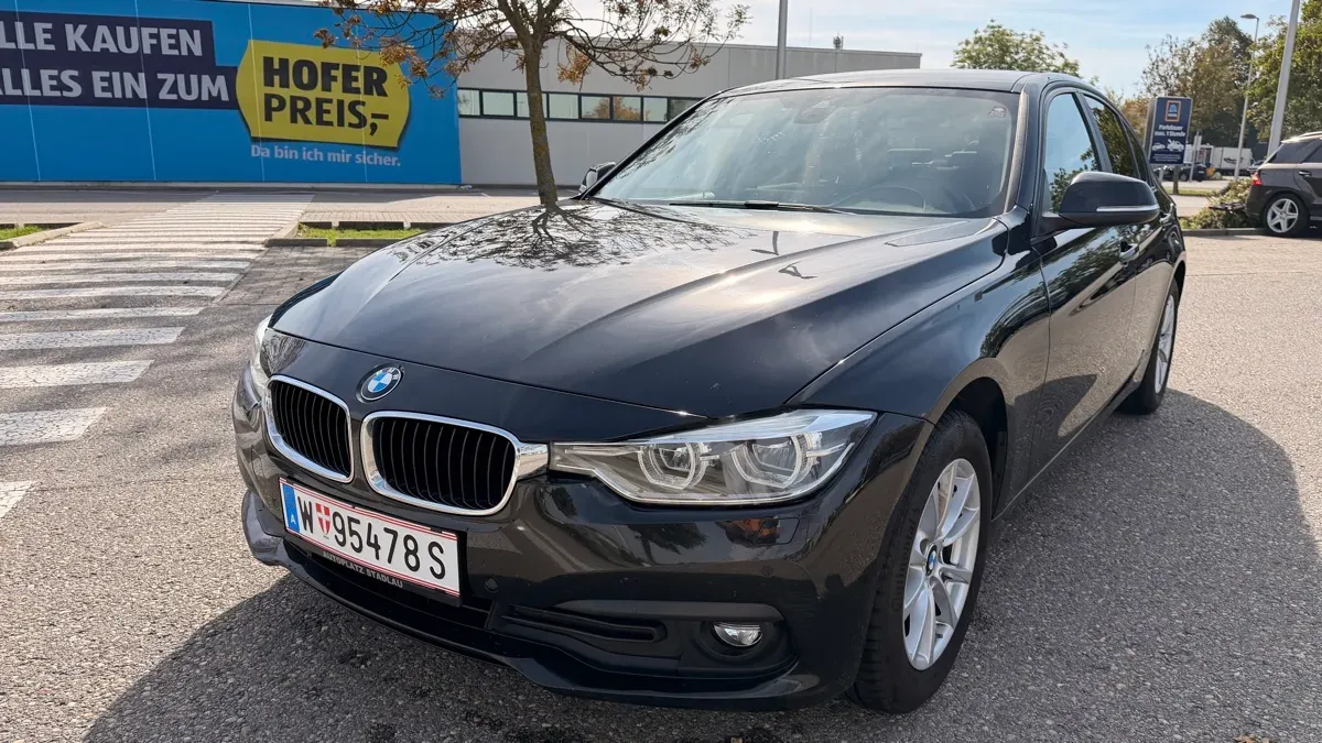 BMW 3 Series 2017 photo 2