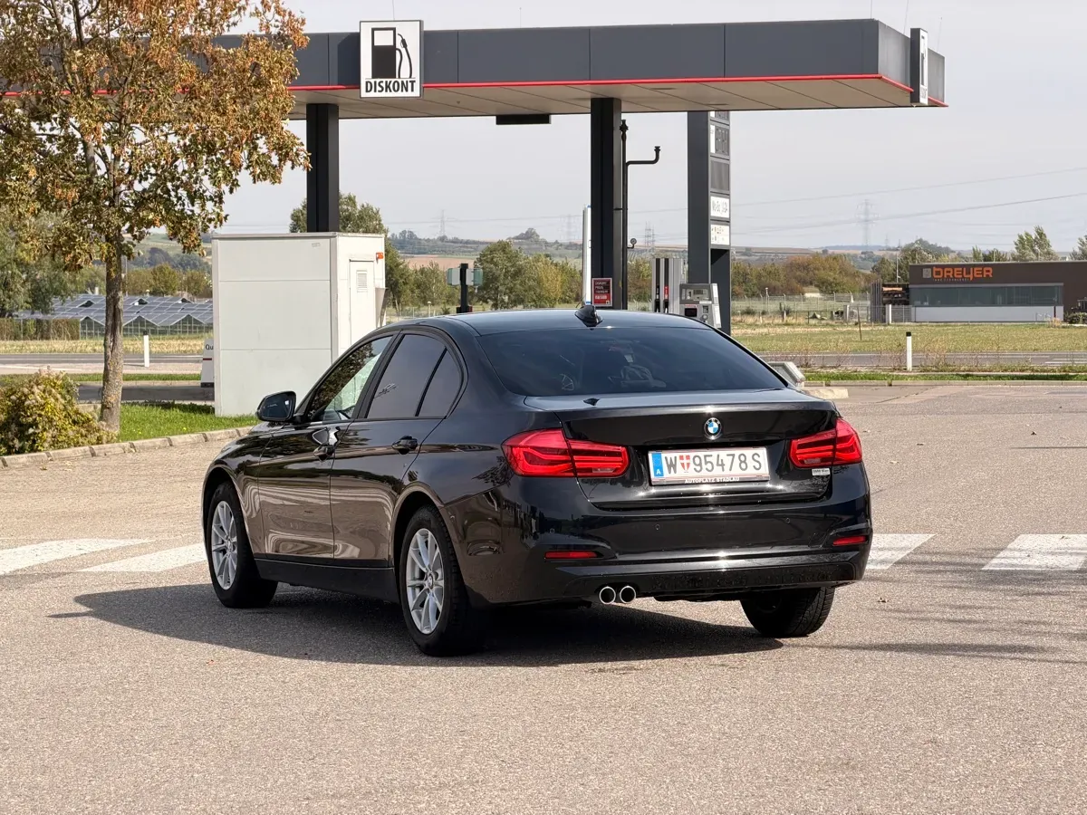 BMW 3 Series 2017 photo 3