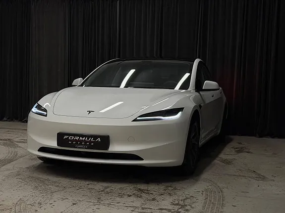 Tesla Model 3 2026 photo 3