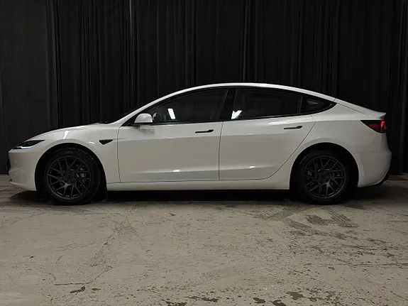 Tesla Model 3 2026 photo 5