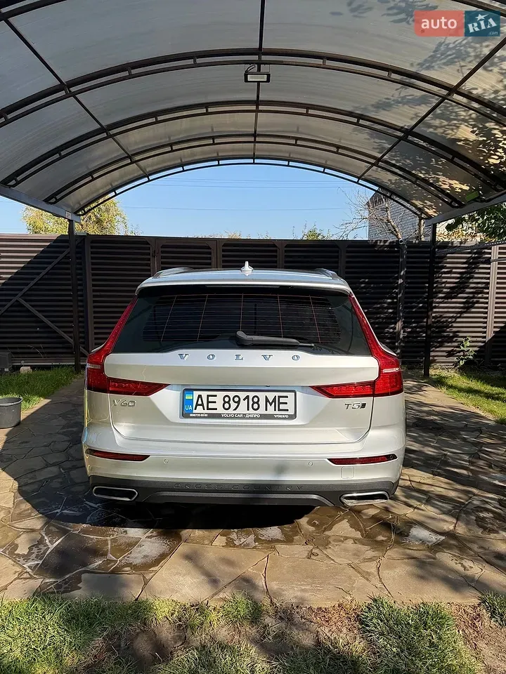 Volvo V60 Cross Country 2019 photo 3