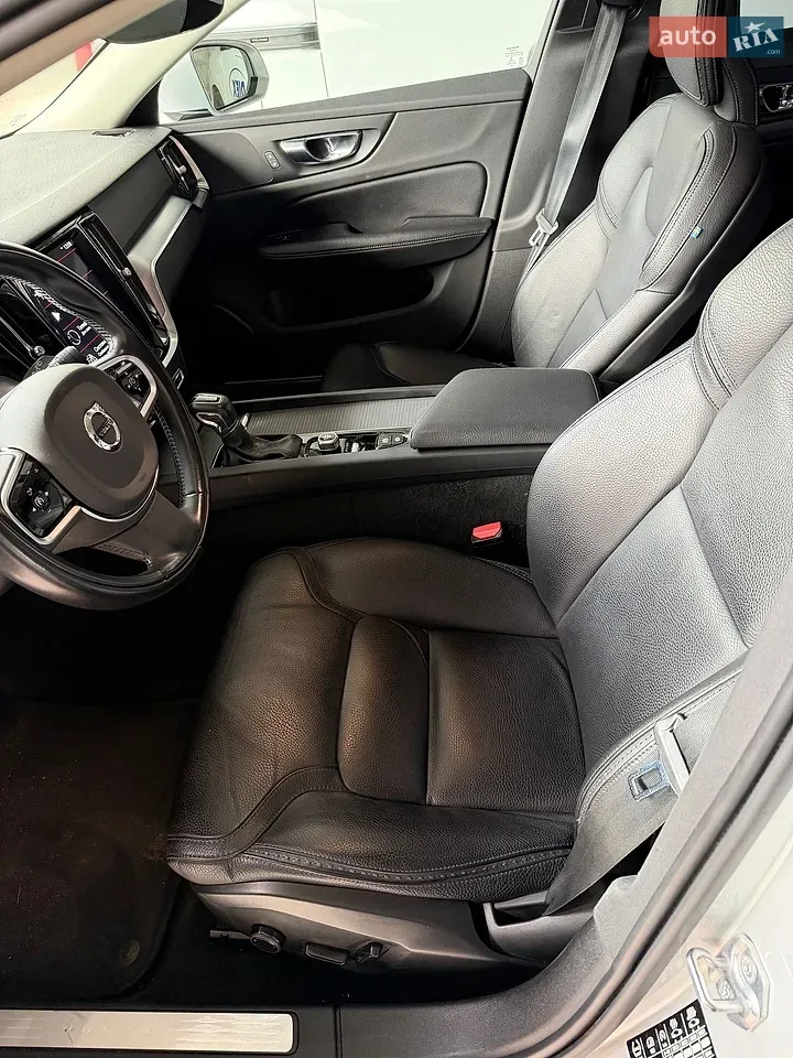 Volvo V60 Cross Country 2019 photo 4