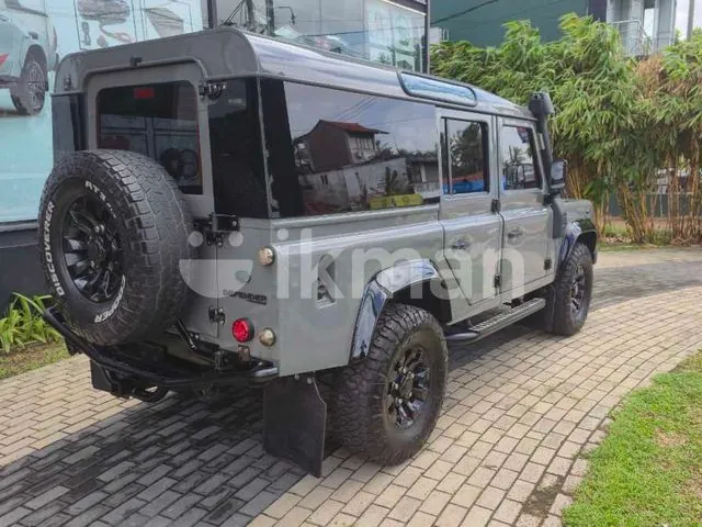 Land Rover Defender 1993 photo 2