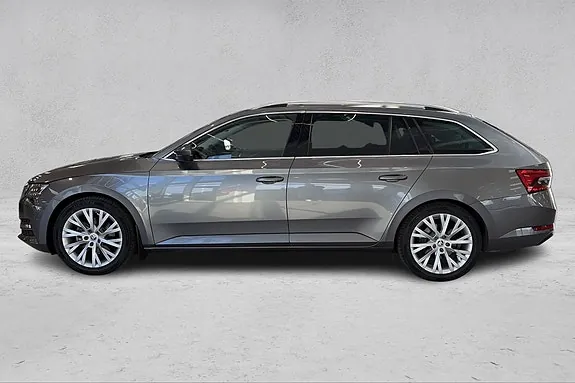 Skoda Superb 2023 photo 2