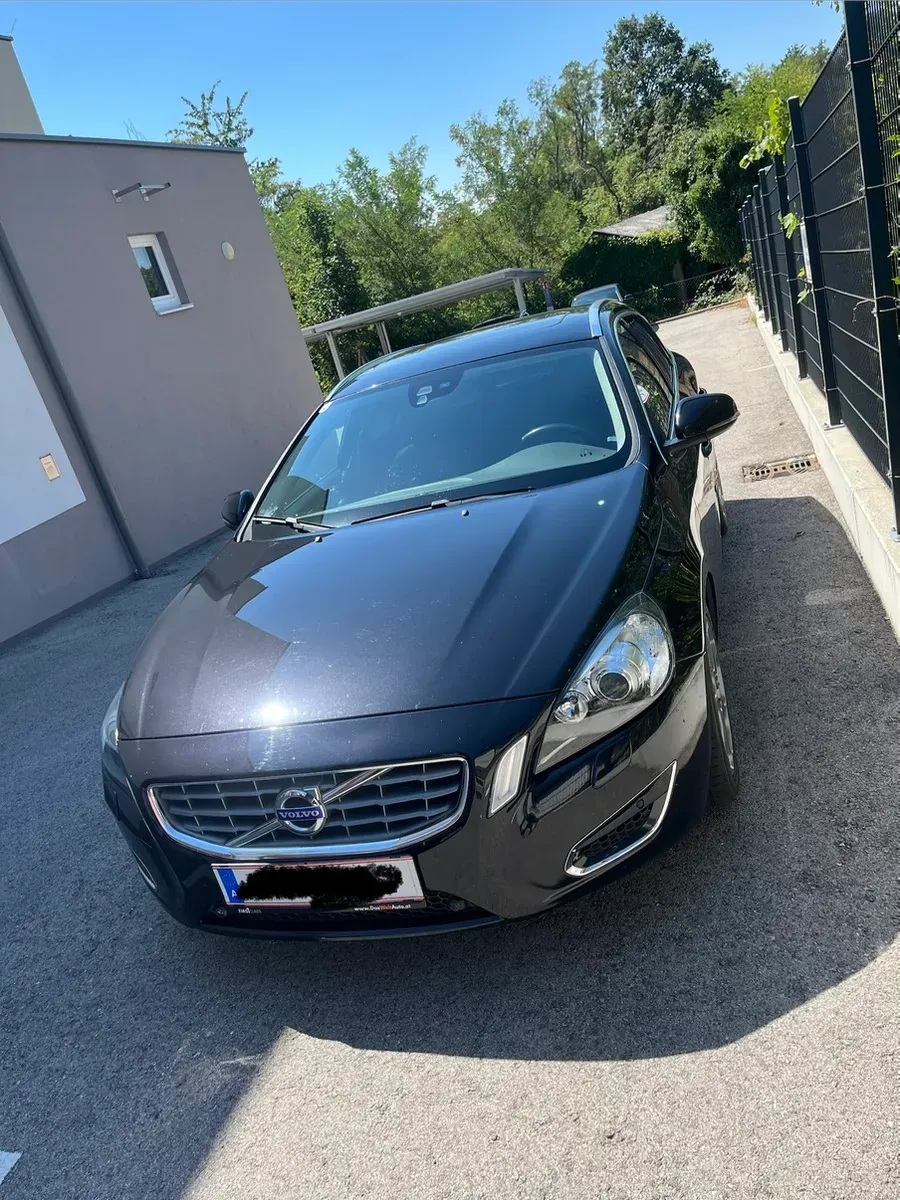 Volvo V60 2011 photo 2