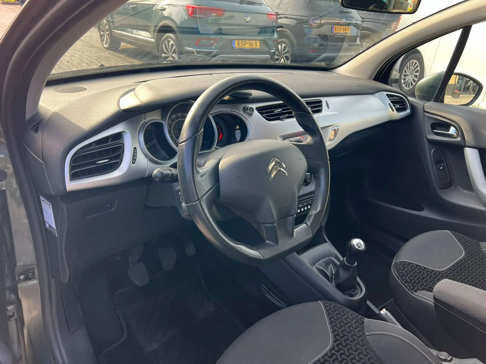 Citroen C3 2011 photo 2