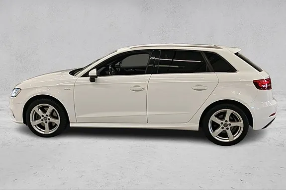 Audi A3 2018 photo 2