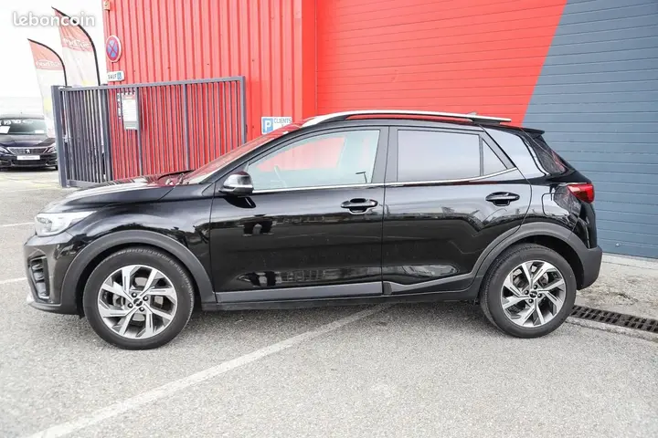 Kia Stonic 2022 photo 2