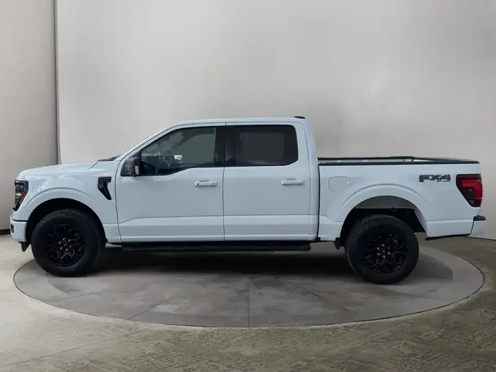 Ford F-150 Supercrew 2024 photo 2