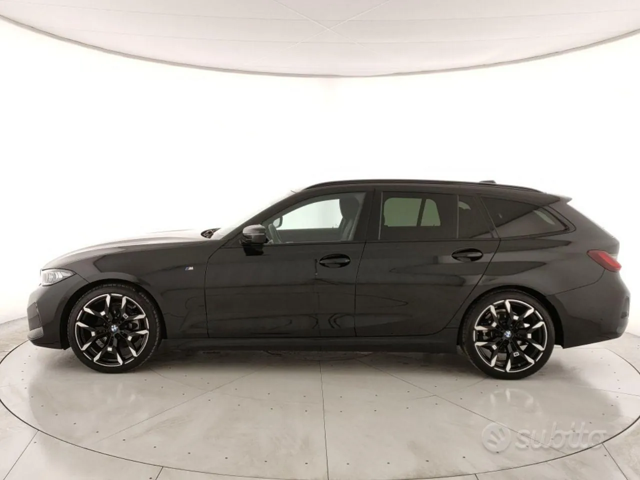 BMW 320D Touring 2025 photo 2