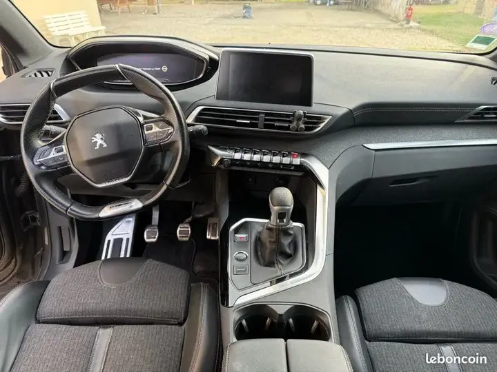 Peugeot 3008 2019 photo 2