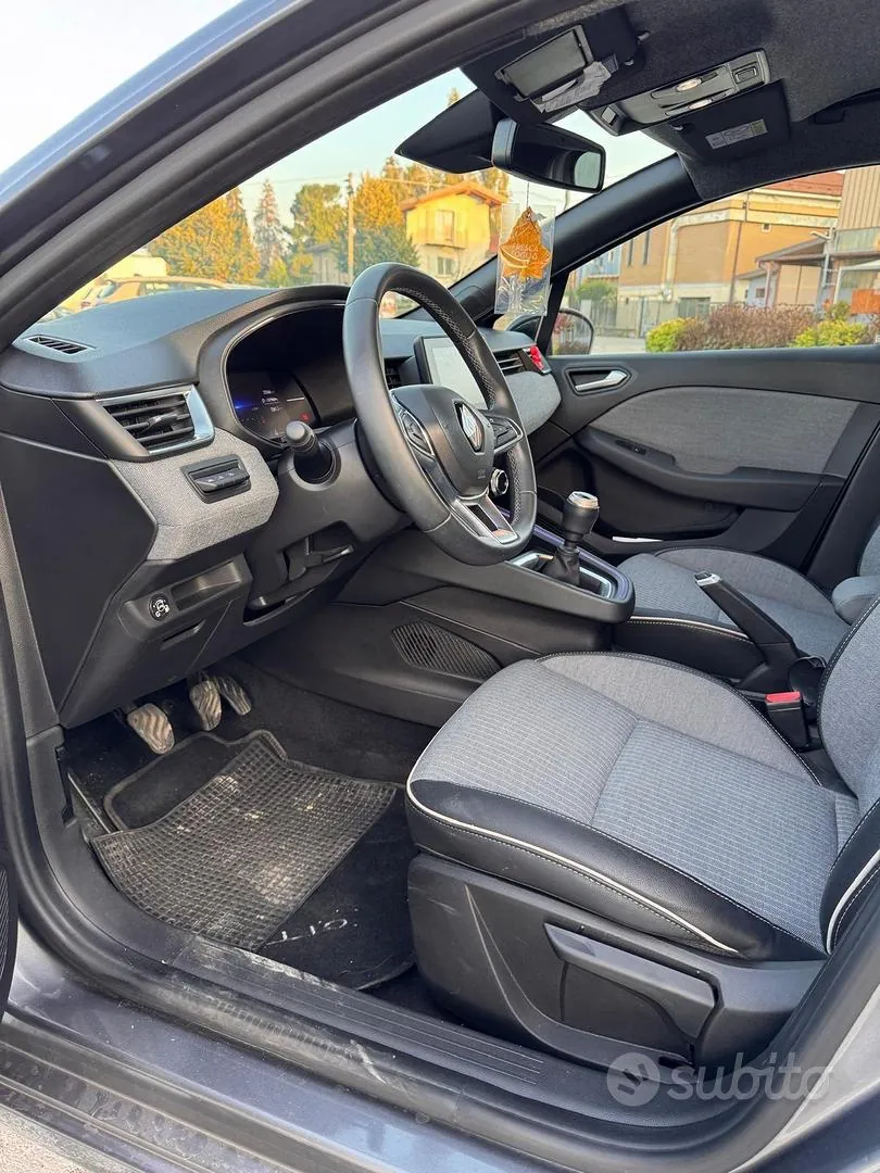 Renault Clio 2024 photo 3