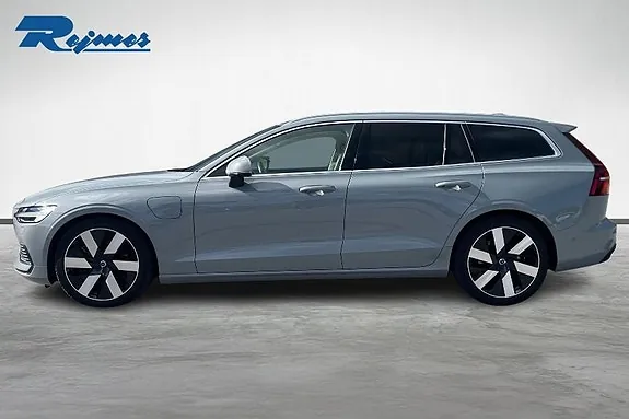 Volvo V60 2024 photo 2