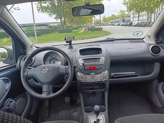 Toyota Aygo 2011 photo 2