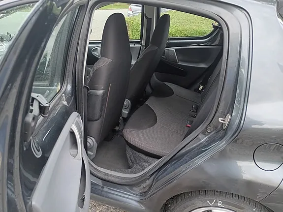 Toyota Aygo 2011 photo 4