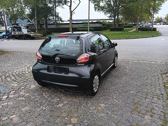 Toyota Aygo 2011 photo 5
