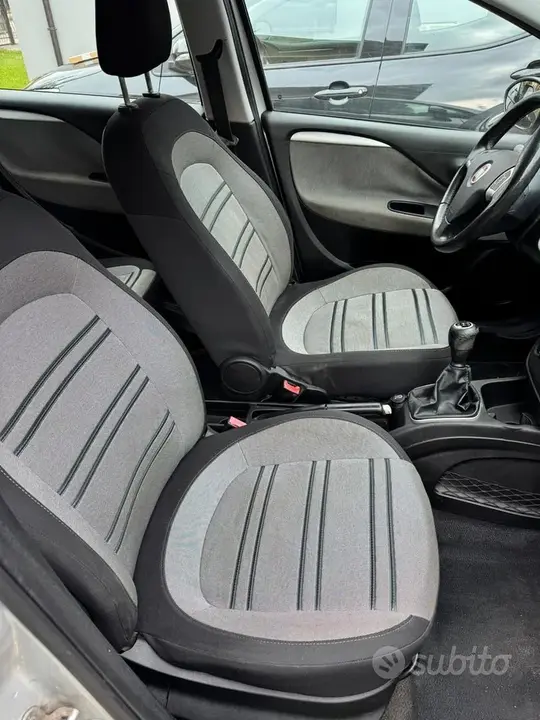 Fiat Punto 2011 photo 5