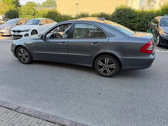Mercedes-Benz E-Class 2009 photo 4