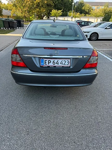 Mercedes-Benz E-Class 2009 photo 3