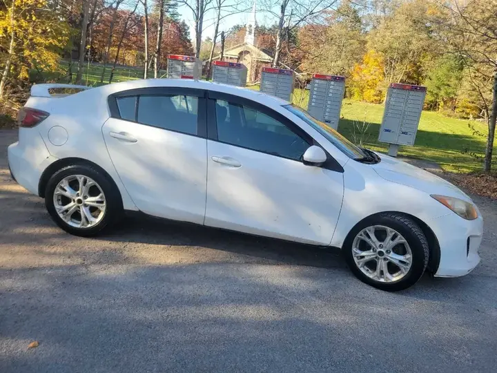 Mazda 3 2013 photo 4