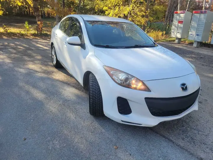 Mazda 3 2013 photo 3