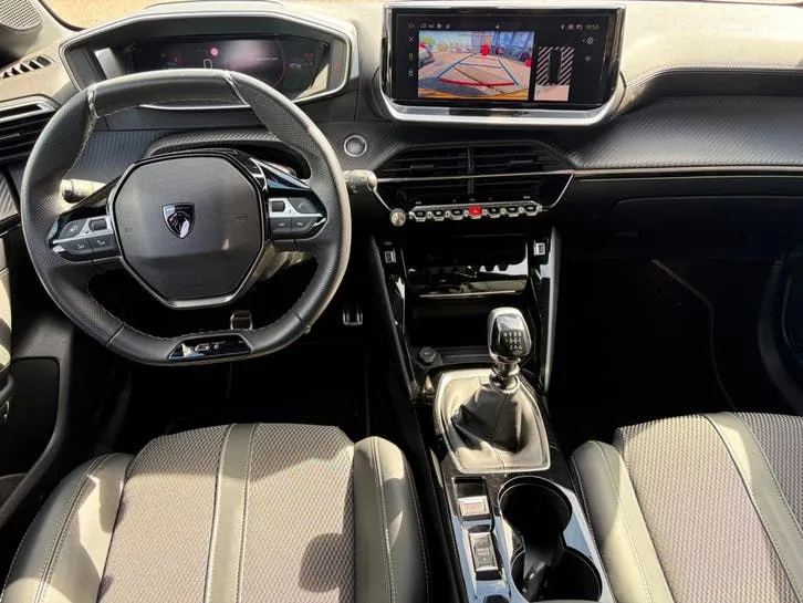 Peugeot 208 2024 photo 3