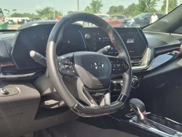 Chevrolet Trax 2025 photo 2
