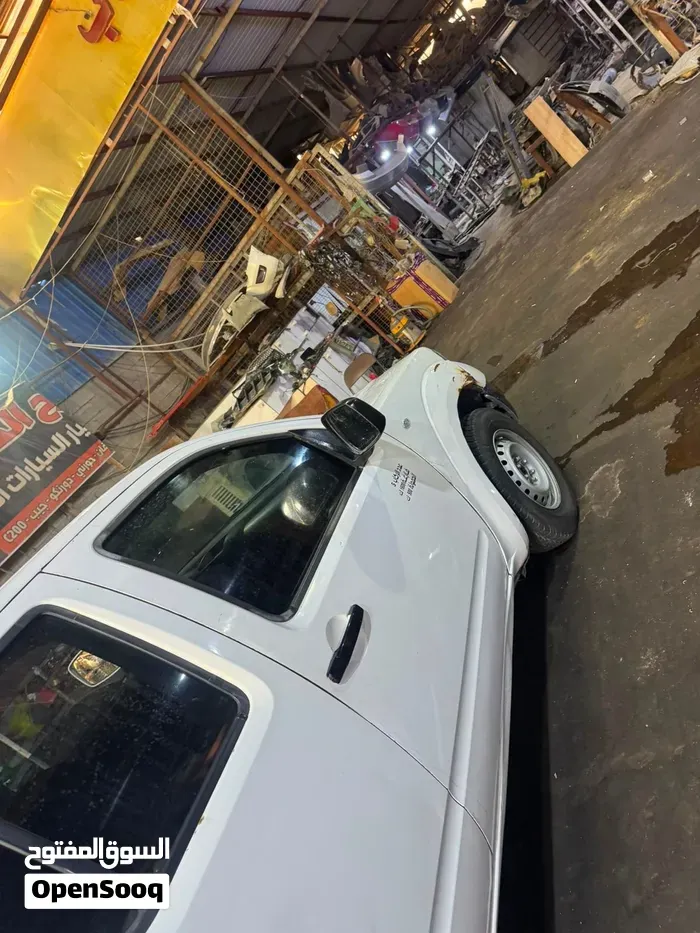 Nissan Navara 2013 photo 4