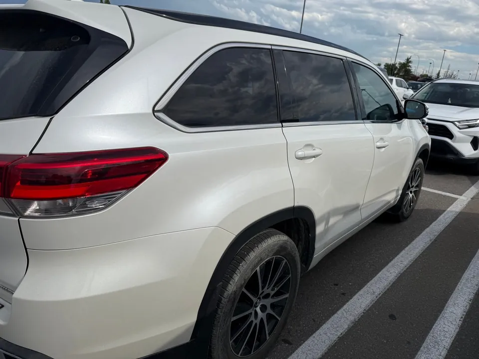 Toyota Highlander 2017 photo 2