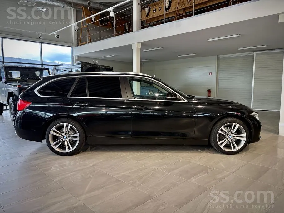BMW 3 Series 2017 photo 2
