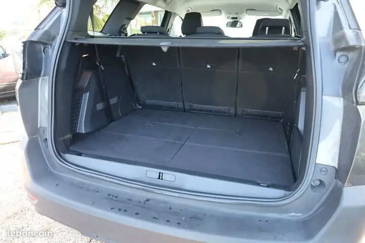 Peugeot 5008 2022 photo 4