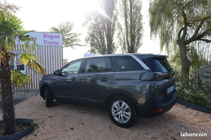 Peugeot 5008 2022 photo 3