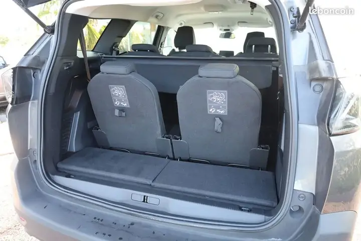 Peugeot 5008 2022 photo 5