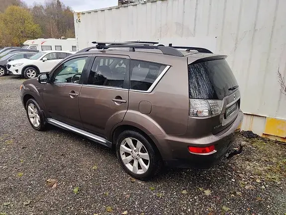 Mitsubishi Outlander 2011 photo 4