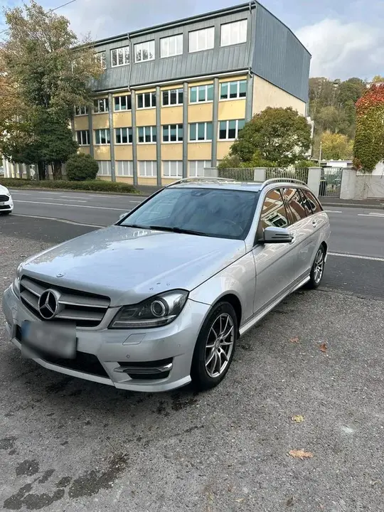 Mercedes-Benz C220
