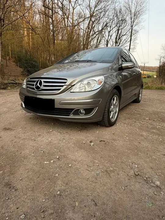 Mercedes-Benz B200
