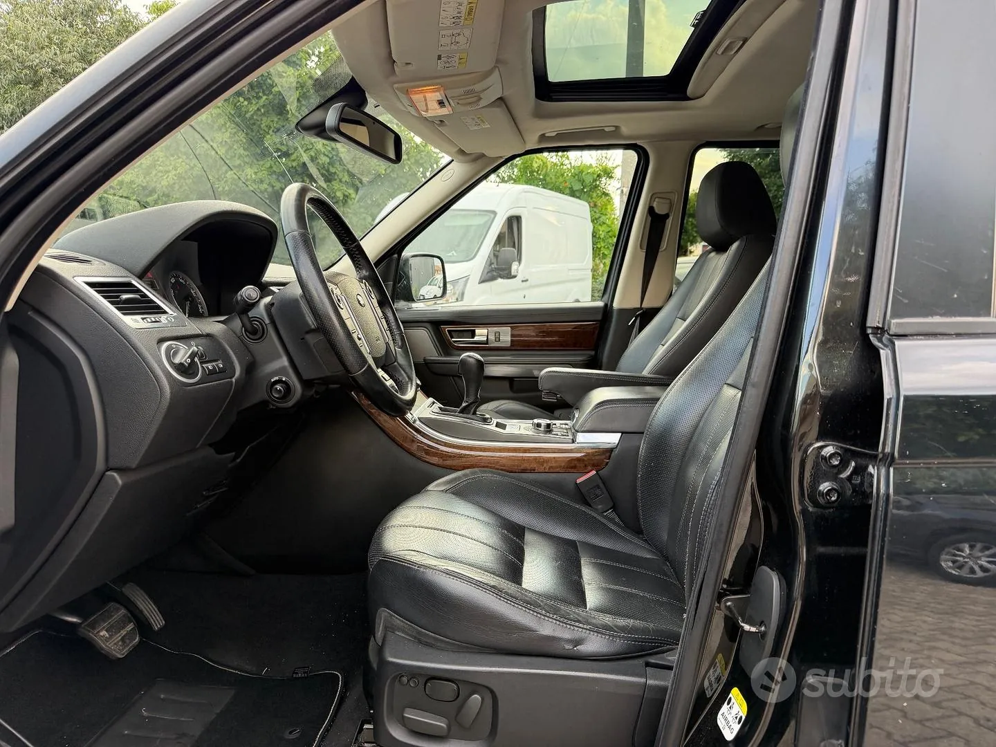 Land Rover Range Rover Sport 2011 photo 5