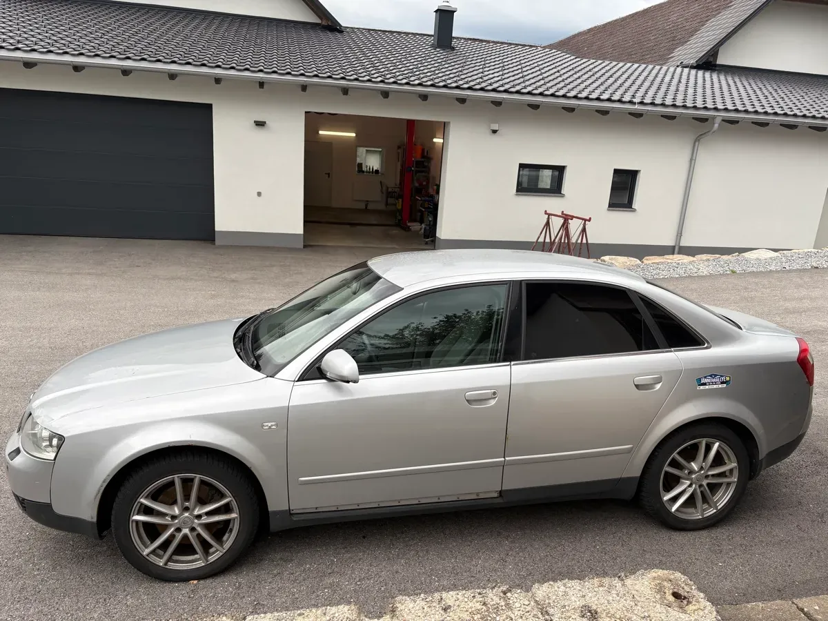 Audi A4 2003 photo 3