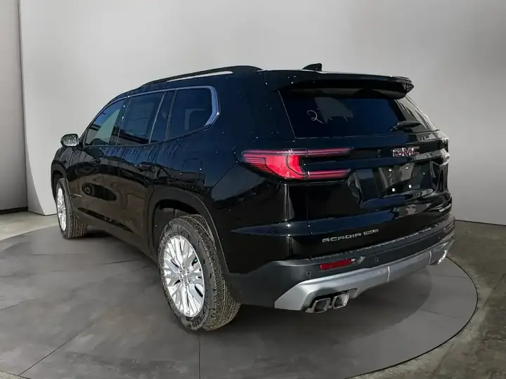 GMC Acadia 2027 photo 3