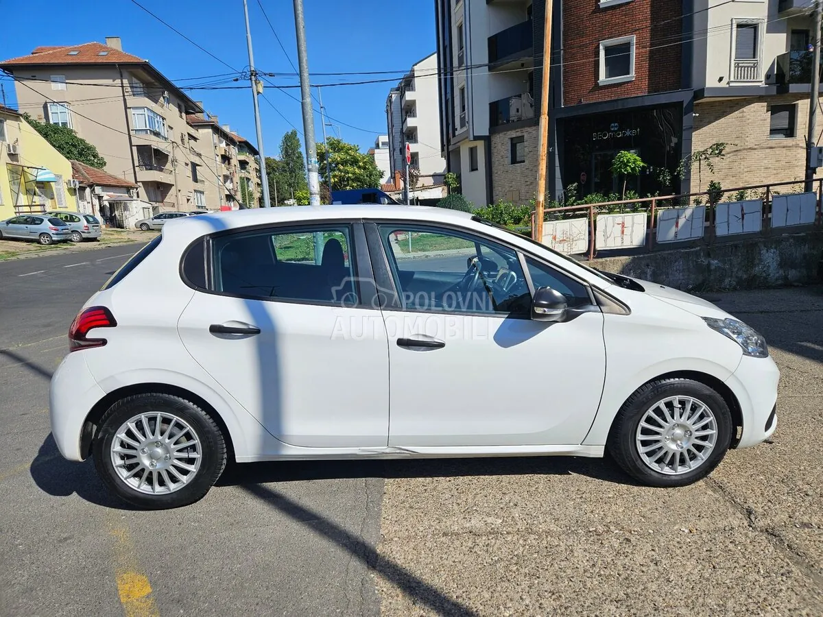Peugeot 208