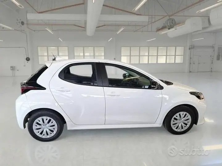 Mazda 2 2025 photo 3