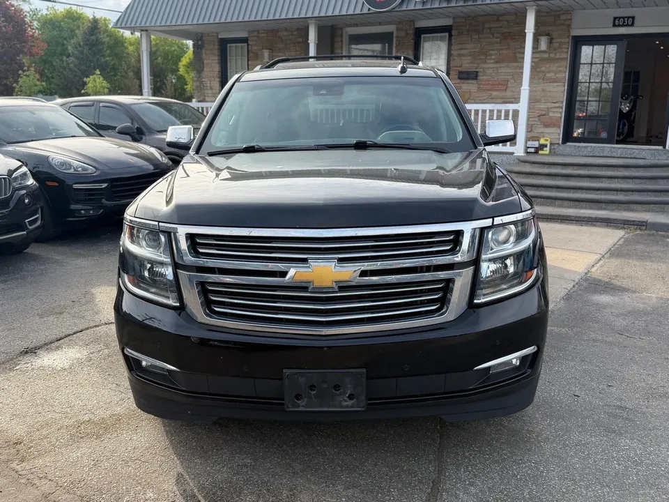 Chevrolet Suburban 2016 photo 2