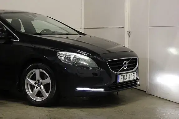 Volvo V40 2014 photo 2