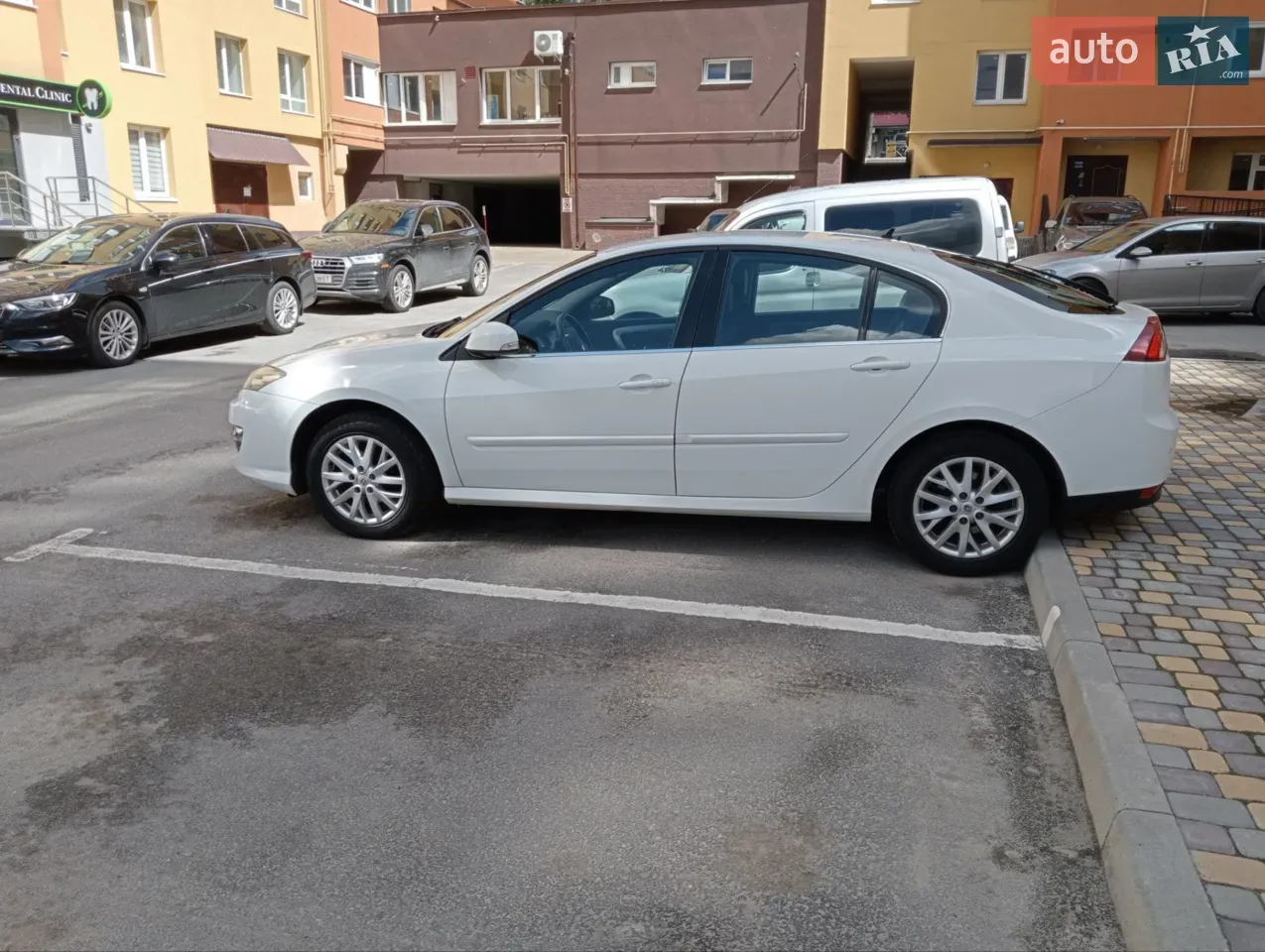 Renault Laguna 2014 photo 5