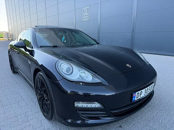 Porsche Panamera 2012 photo 4